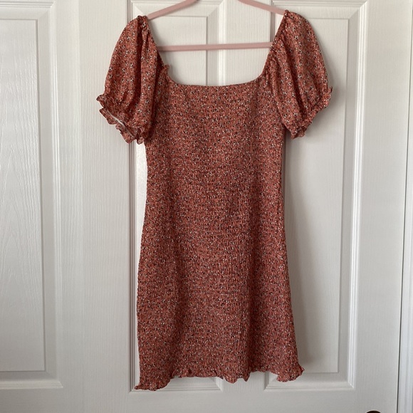 Pink and white floral body con mini dress - Picture 8 of 8